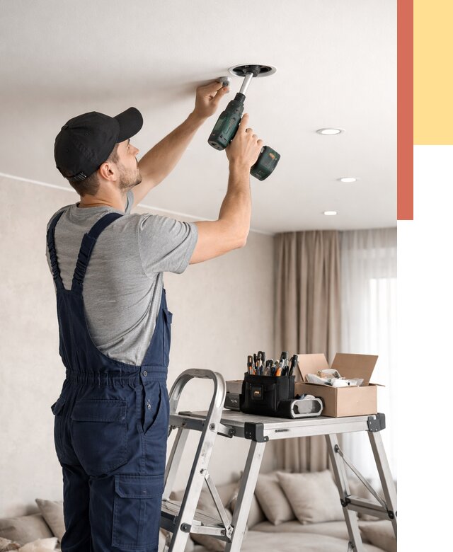 Установка и монтаж точечных светильников в натяжной потолок в Ржеве от 1850 руб. | ОТДЕЛОЧНИК-Ржв